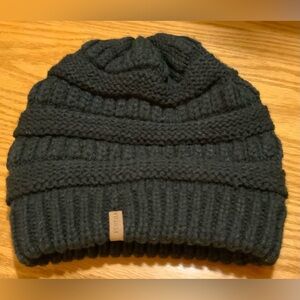 EUC FurTalk Women’s Black Knit Winter Beanie Hat, 100% Acrylic w/Satin Lining